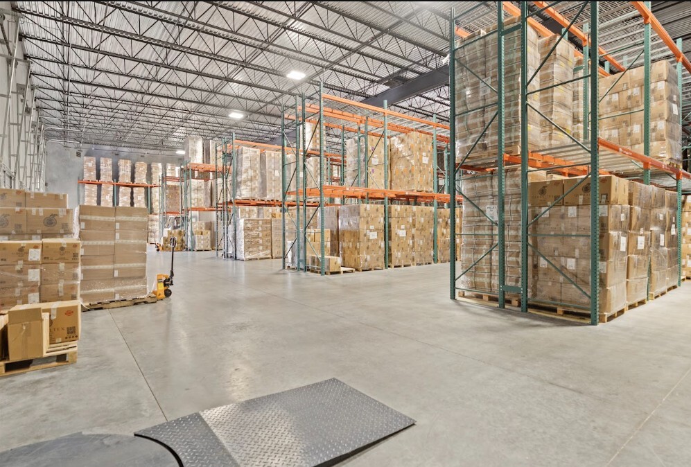 Houston Warehouse and Showroom visual 4